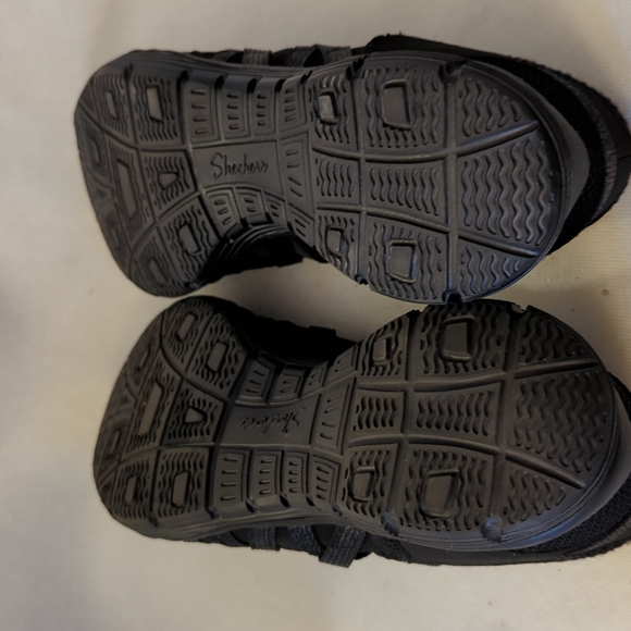 Skechers Sneakers - Picture 7 of 8